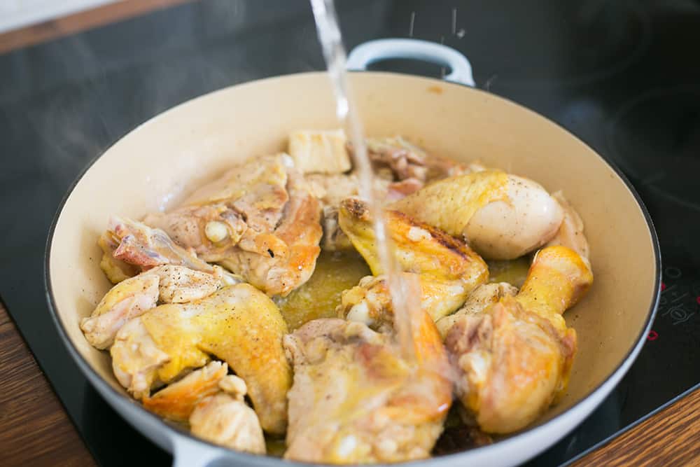 pollo con pimientos (glasear con el vino)